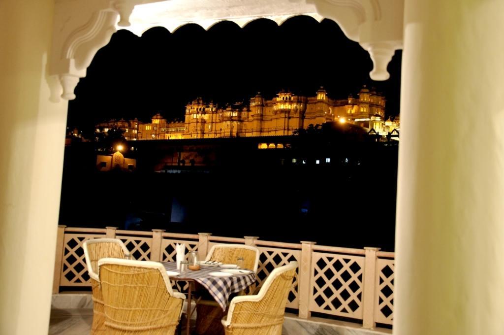 Kiran Palace Hotel Udaipur Room photo